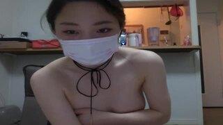 ヤバイやつｗ【素人ライブチャット動画流出 】生活感のある部屋でお姉さんがリアル個人撮影生配信しちゃってるｗ
