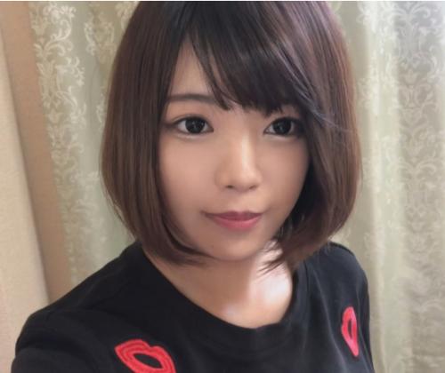 【凪咲いちる】南美・１９歳・ファミレス店員　上目使いが広瀬すずに似ている美少女のフェラがエロい。