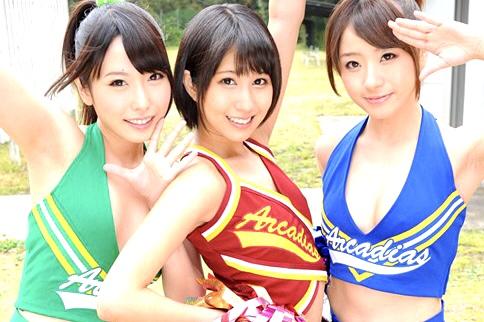 【女子校生】私たち、JKチアガールズです！ノーブラ＆ミニスカのチアガール衣装に着替え、エッッチ過ぎる彼女達とヤリまくり