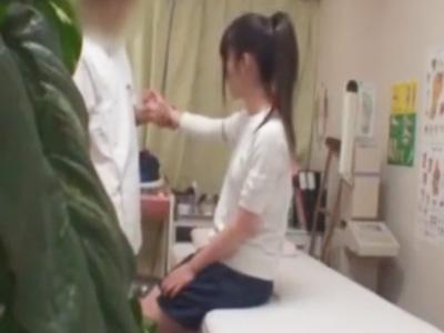 【エロ診療×女子校生】『え…これも診察なの？』可愛い貧乳おっぱいJKに変態男が卑猥マッサージ＆イタズラ現場を盗撮した映像