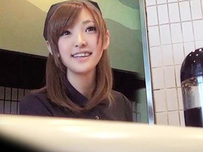 【素人ナンパ＠看板娘バイト】『イクイク！イックぅぅーーーッ』可愛い居酒屋ロリ店員ホテルでフェラチオ＆ベロチューしセックス