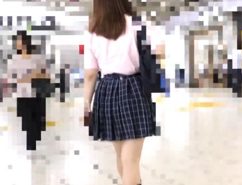 【早期削除注意】【女子校生痴漢映像】育ち盛りな巨乳ロリ美少女をガチ痴漢して個室に連れこみフェラ抜きする映像がこちらｗｗｗ