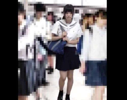 【ガチ痴漢映像】《早期削除注意》マジ天使なJKかJCくらいのロリを痴漢レイプ‼︎ガチ種付け中出しセックスでマジヤバいww