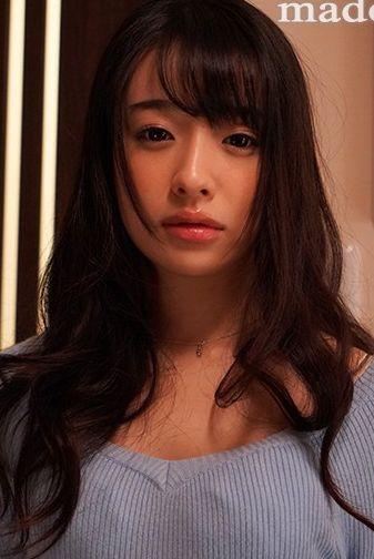 石原さとみ似の彼女をニットセーターの上から胸をもみもみ
