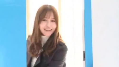 「そんなとこ、、触られたら感じちゃう❤︎」えちえちな人妻がマジックミラー号であんなことされちゃうなんて、、ｗ