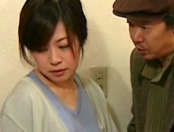【ヘンリー塚本】嫁 亭主に毎日毎晩やられて満足新妻/亭主だけじゃ物足りない好き者女/亭主は出稼ぎ嫁は親父とねんごろ