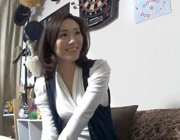 熟女ナンパ♥♥イケメンが熟女を部屋に連れ込んでSEXに持ち込む様子を盗撮したDVD。57～強引にそのまま中出ししちゃいました～