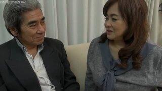 こんな素晴らしいおっぱいを持ってて使わないなんて勿体ないｗ