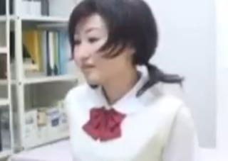 ♥【悪徳医師】「やだよぉ・・」何も知らない学生を言いくるめチンポ挿入する変態医師