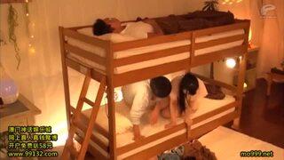 ダメ・・友達の彼氏なのに・・❕モニタリング　大学生グループ限定 素人女子大生が彼氏の男友達と1発10万円の連続射精セックスに挑戦！
