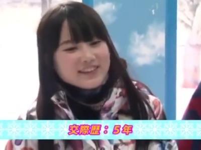 {外見える!?\友達}【エロエロカー】学生最後の思い出旅行で友人とエロい体験をした女子大生！妄想注意な18禁動画