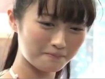 {マジックミラー\女子大生}『イッてもいいからね♡』泳ぎに来ていた魅力的な美女が童貞男子にSEX指導！お気に入り必須のエロ動画
