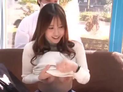 {エロエロカー\素人}産後の人妻に乳首マッサージして興奮させて寝取り！セクシーな女の子のR18動画