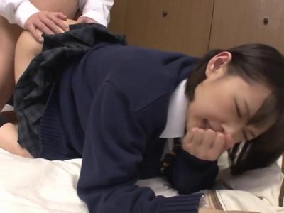 {女子校生\学生}『先輩お願いします』素股だけならとOKしてくれた女子校生先輩に強制ゴム無し挿入生発射！男性におすすめのエロ映像