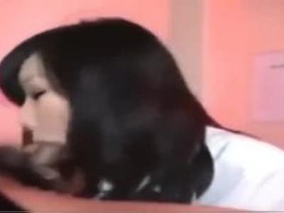 {美乳\エロ動画}『秘密にできますか？』JKピンサロ嬢が個室で男性客に本番サービス！シコシコ必須の映像