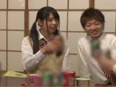 {女子高生\美乳}『先生に見つかっちゃう…』学生旅行で高校生たちが同級生と乱交H！体型最高な娘