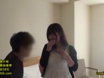 {美乳\エロ動画}『恥ずかしぃよ～』街で見つけた清楚な美女に素股からヌルっと挿入！何度でも見たくなるエロ動画
