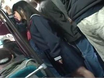 『嫌っ！やめて～』学校帰りの高校生をバスで強制レイプ！発情決定の大興奮