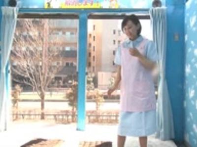 {外見える!?\企画}【ムンムンカー】看護師の卵のヌルヌルになったマンコに生入れ！今夜のおかずはこの子で決まり
