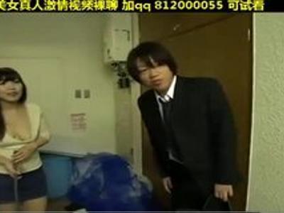 {主婦\美乳}『やめてください…』下着を着けずにごみ捨てに来た人妻を強制膣内射精レイプ！削除前に見なきゃ損