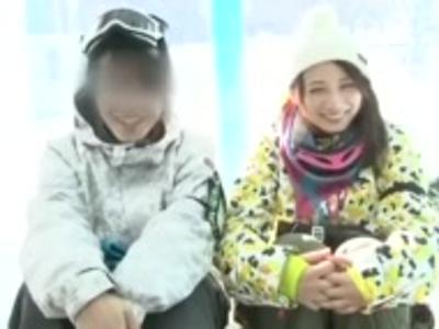 {外見える!?\素人ナンパ}「彼が見てるよ」彼氏を外に待たせて美女を寝とってファック！抜けすぎ注意なスケベ映像