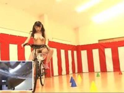 {羞恥\野外}『洩れちゃう～』激エロアクメ自転車で何度もイキまくりの巨乳美女！おすすめの作品