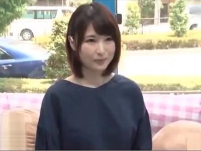 {巨乳\エロ動画}『超かわいい♡』TV関係者並みに綺麗な美女がミラー号で本気のH！おすすめのビデオ