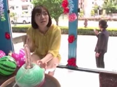{外見える!?\企画}『彼氏に怒られちゃう！』彼氏を外で待たせて彼女と種付けSEX！男性におすすめのスケベ映像