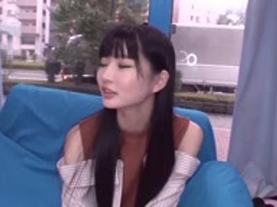 {外見える!?\寝取り}『わかんないよ～』並んだ男性器から愛しのカレを選べなかった結果…！エロすぎ注意なスケベ映像