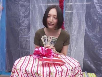 {外から見えてる??\バイブ}『彼氏より気持ちいぃ～』彼氏とマンネリ気味の女の子がミラー号でイキまくりの浮気！セクシーな女性のR18映像
