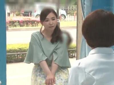 {主婦\企画}『中に出さないで…』きれいな人妻にエロマッサージからゴム無しピストンで膣内射精！今夜のおかずはこの子で決まり