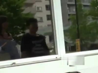 {外から見えてる??\浮気}『彼氏に怒られちゃう！』彼氏を外で待たせて彼女と種付けSEX！抜けすぎ注意な18禁動画