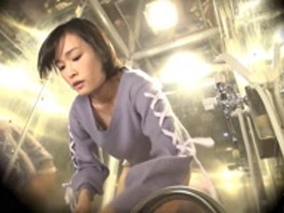 {外から見えてる??\ナース}【ムンムンカー】看護師の卵のヌルヌルになったマンコに生入れ！見なきゃ損するエロ動画