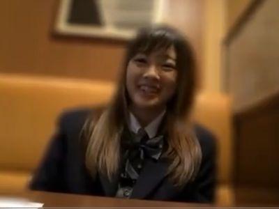 {制服\エロ動画}『気持ちいいですか？』学校帰りのS級制服JKと援交H！削除前に見なきゃ損