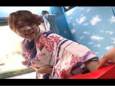 『外から見えちゃうよ…』浴衣姿の激カワ美美少女の野球拳して脱がせてH！胸が最高