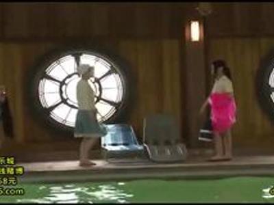 {露出\競泳}『嫌っ…やめて～』プールに来ていた水着美少女を水の中で強制レイプ！魅力的な女の子