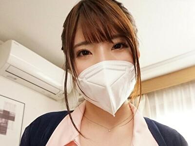 花丸くるみ　顔はマスク映え！お店に行くと巨乳を密着させて接客してきた【2】店内で周りにバレぬ様に濃厚接触しちゃいました！