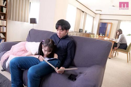 工藤ララ　子供のフリして旦那寝取り【1】子どもと思っている奥さんの目の前で堂々不倫！見た目は子供でもチンポを咥え込む！