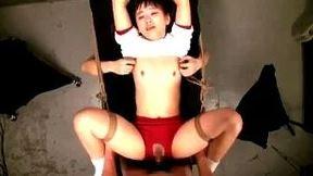 【企画】全身を拘束された女の子がくすぐられたり犯されたりして失禁までしちゃいました