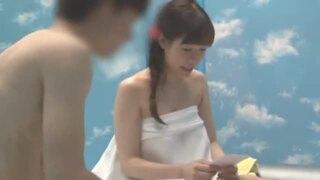 マジックミラー号 女子大生限定！ 海水浴場で見つけた初対面男女がミラー号混浴温泉初体験！！ お互いの裸を見せ合い素股マッサージで我を忘れた2人は出会ったばっかりなのに生挿入真正中出しまでしてしまうのか！？