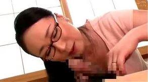 【若菜あゆみ】奥さんには黙ってこっそりと奥さんの友人と不倫セックスする旦那