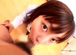 【七瀬くるみ】AV女優さんが自慢の大きなお尻を振り振りしながら肉棒をしゃぶりまくる