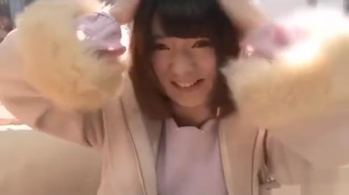 【MM号】可愛い女子大生さんがマジックミラー号の中で、パイパンマンコにエッチな悪戯をされちゃうw