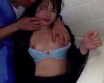 【spankbang】可愛い女の子が、男に襲われてしまう！