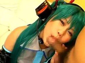 【企画】人気キャラのコスプレをした女の子が笑顔でフェラチオしたりセックスしちゃってます