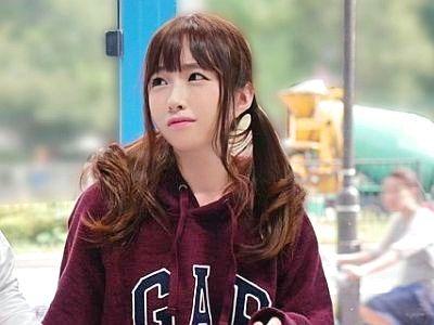 【マジックミラー号】可愛い顔に似合わない大きなおっぱいを持つ女子大生さんがハードファックを繰り広げるw