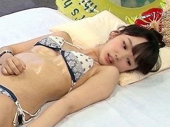 【マジックミラー号】外で彼氏が待っているのに彼女さんは中で気持ちよさそうに浮気セックスしちゃってますw