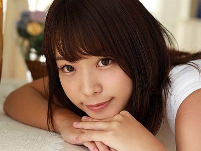 【八木奈々】まだ10代なのにAVに応募するほどエッチが大好きな女の子のデビュー作品です