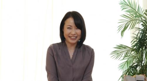 【和泉亮子】56歳でAVにデビューした美熟女さんが、笑顔でインタビューに答えちゃってます