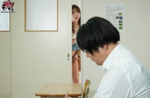どこでも精子を撒き散らす変態お姉さん♂ 愛沢さら